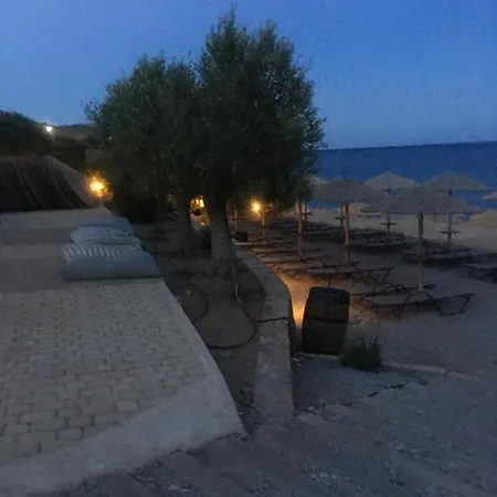 Ξενοδοχείο με διαμερίσματα Daskalio Κερατέα