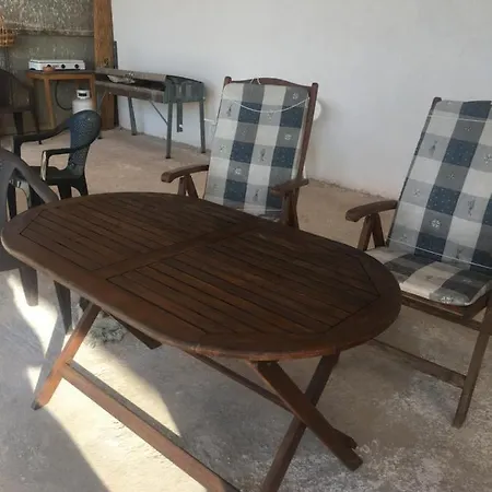 Ξενοδοχείο με διαμερίσματα Daskalio 2*